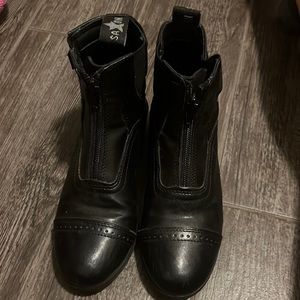 saxon boots  size 2 girls